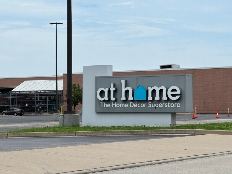 More Photos Of 4825 Marburg Ave, Cincinnati Freestanding For Lease