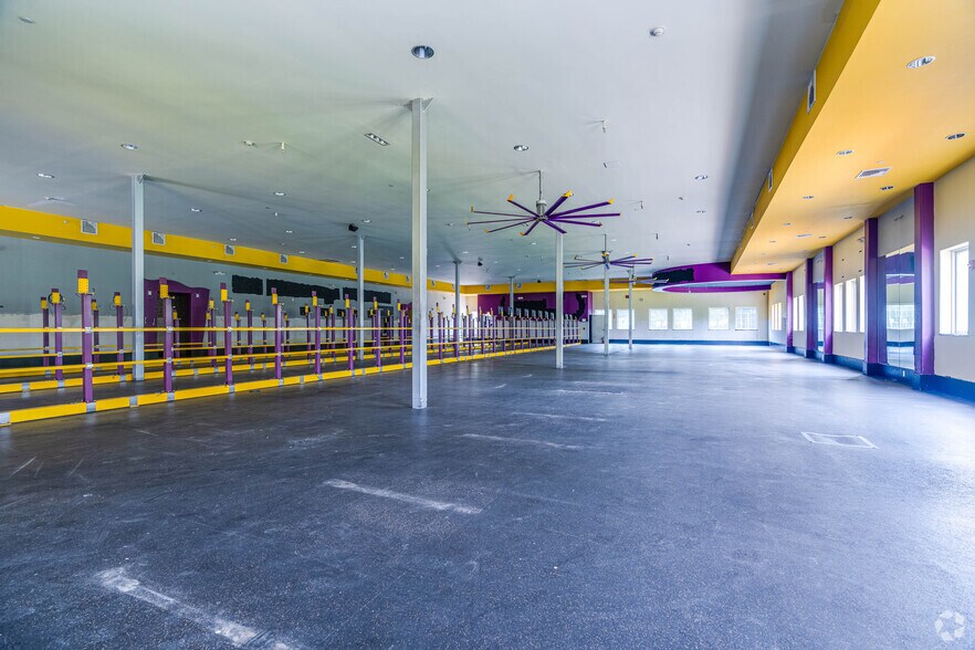More Photos Of 22 US Highway 6, Port Jervis General Retail For Lease