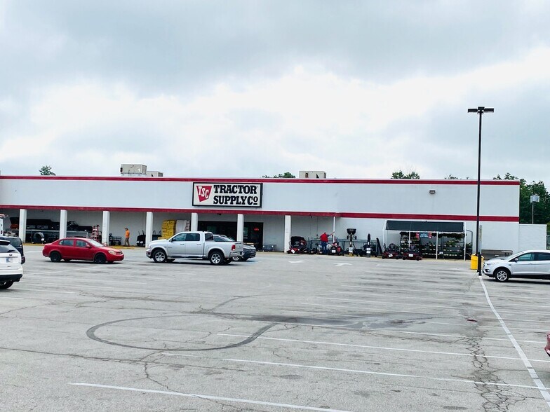 More Photos Of 1935 Old Highway 135 NW, Corydon Unknown For Lease