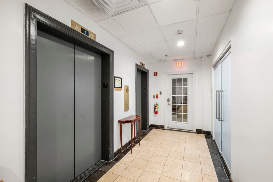 More Photos Of 1737-1739 Chestnut St, Philadelphia Apartments For Lease