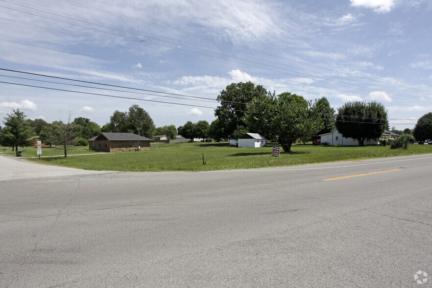 More Photos Of 2612 Us-31w, White House Land For Sale