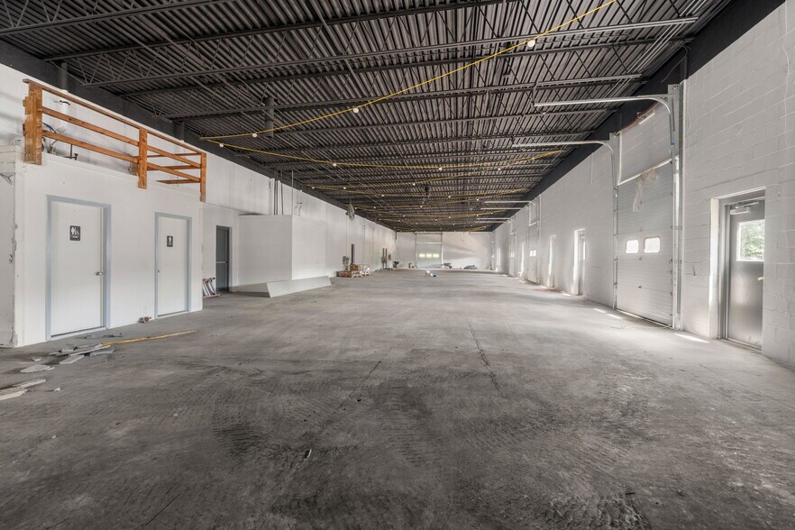 More Photos Of 45 Tosca Dr, Stoughton Warehouse For Lease