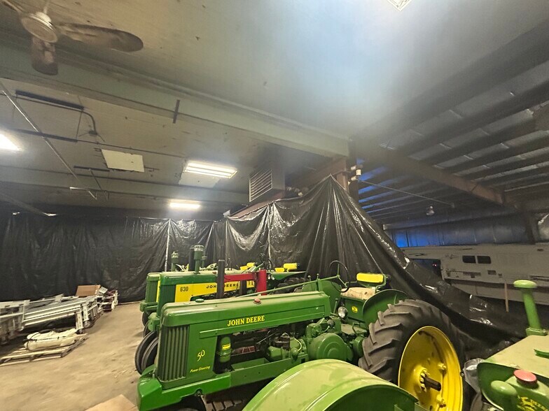 More Photos Of 312 Portland Rd, Waterloo Industrial For Lease