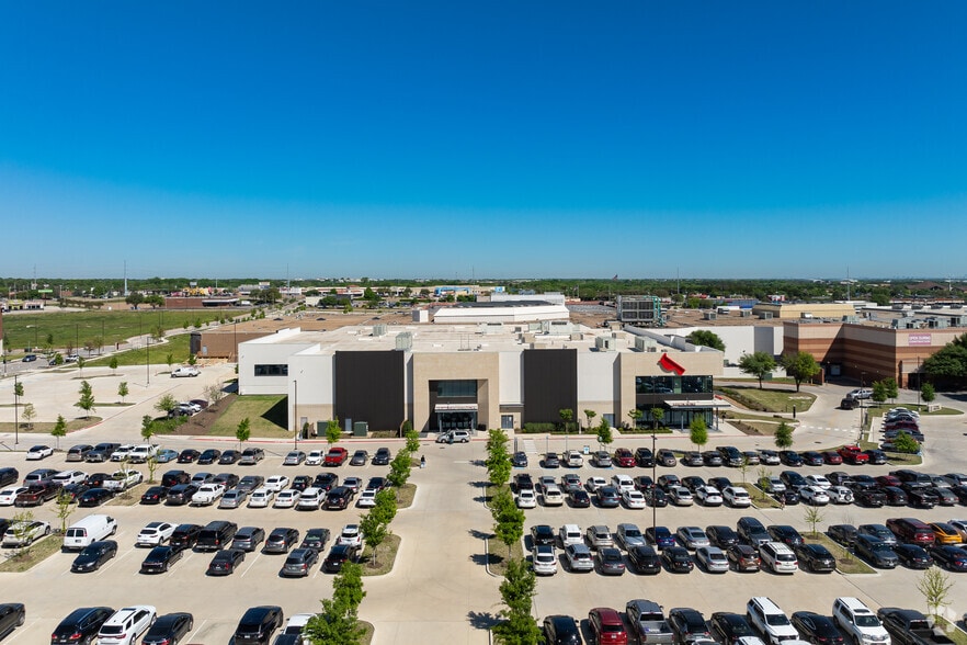 More Photos Of 3560 W Camp Wisdom Rd, Dallas Medical For Lease