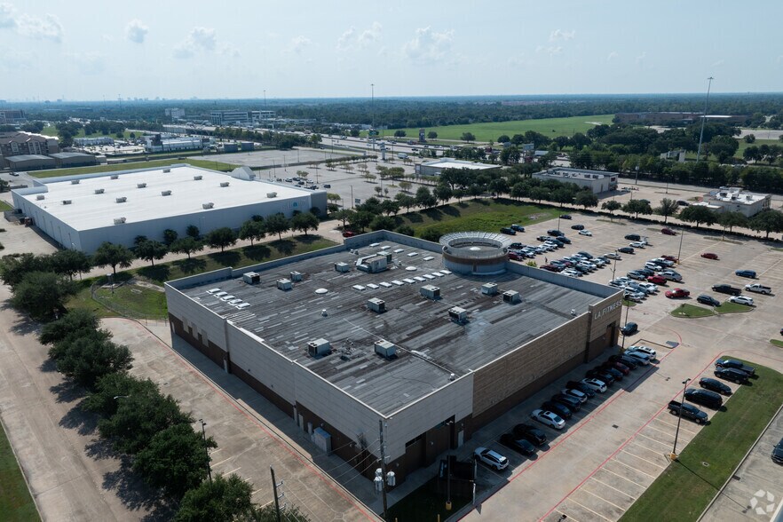 More Photos Of 19550 Restaurant Row, Houston Freestanding For Sale