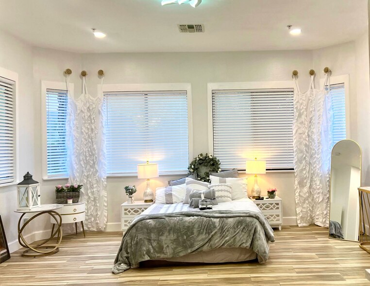 More Photos Of 42120 N Mountain Cove Dr, Anthem Assisted Living For Sale
