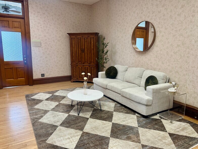 More Photos Of 200 S Main St, Naperville Office For Lease