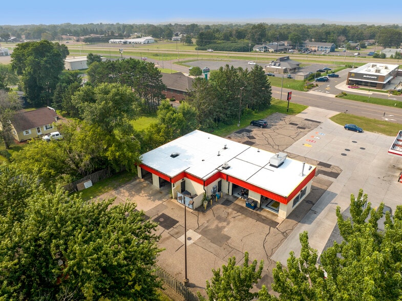 More Photos Of 123 W Prairie View Rd, Chippewa Falls Auto Repair For Sale