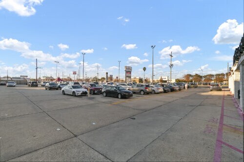 More Photos Of 8814 Veterans Memorial Blvd, Metairie General Retail For Sale