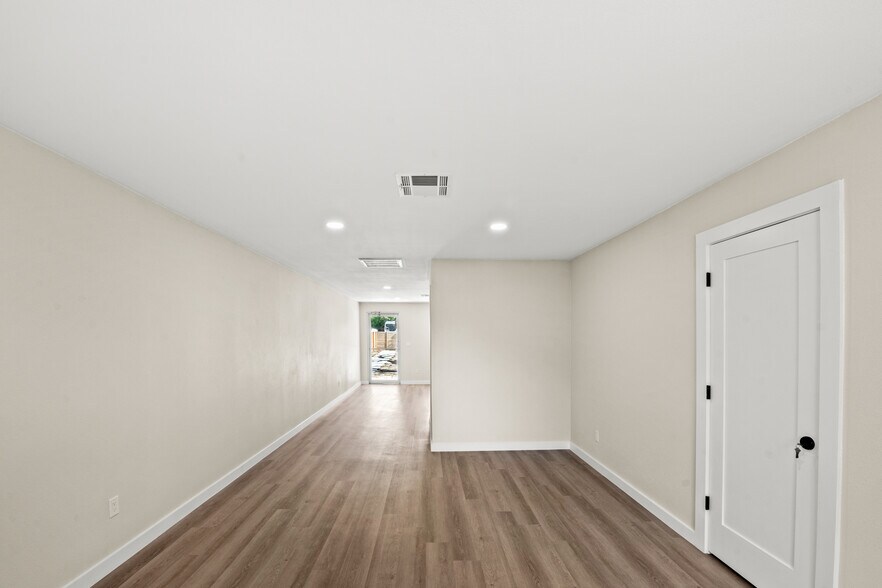 More Photos Of 715 W Hopkins St, San Marcos Daycare Center For Sale