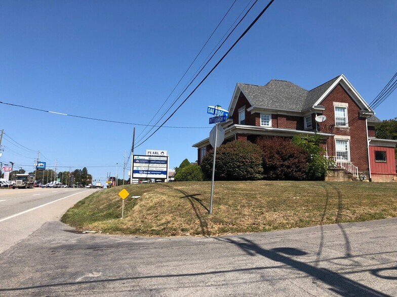 More Photos Of 101 Oak Ridge Dr, Butler Office For Sale