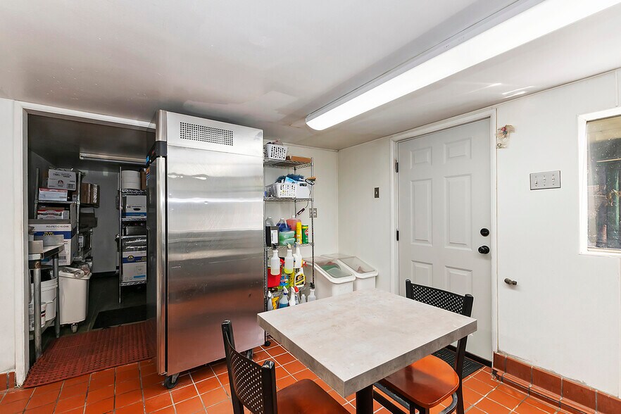 More Photos Of 39226 N Shore Dr, Fawnskin Restaurant For Sale