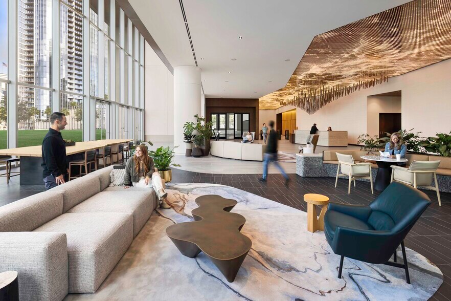 More Photos Of 937 N Harbor Dr, San Diego Unknown For Lease