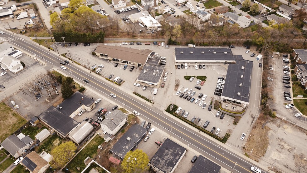 More Photos Of 1375 Park Ave, Cranston Freestanding For Lease