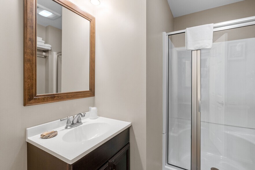 More Photos Of 291 Endicott St N, Laconia Hotel For Sale