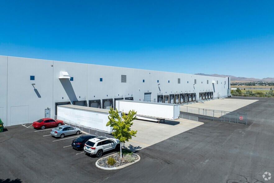 More Photos Of 9175 Moya Blvd, Reno Warehouse For Lease