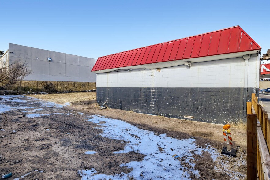 More Photos Of 404 S Circle Dr, Colorado Springs Auto Repair For Sale