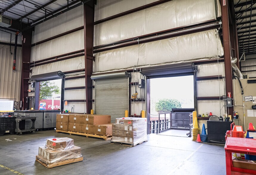 More Photos Of 265 Castleberry Industrial Dr, Cumming Warehouse For Lease