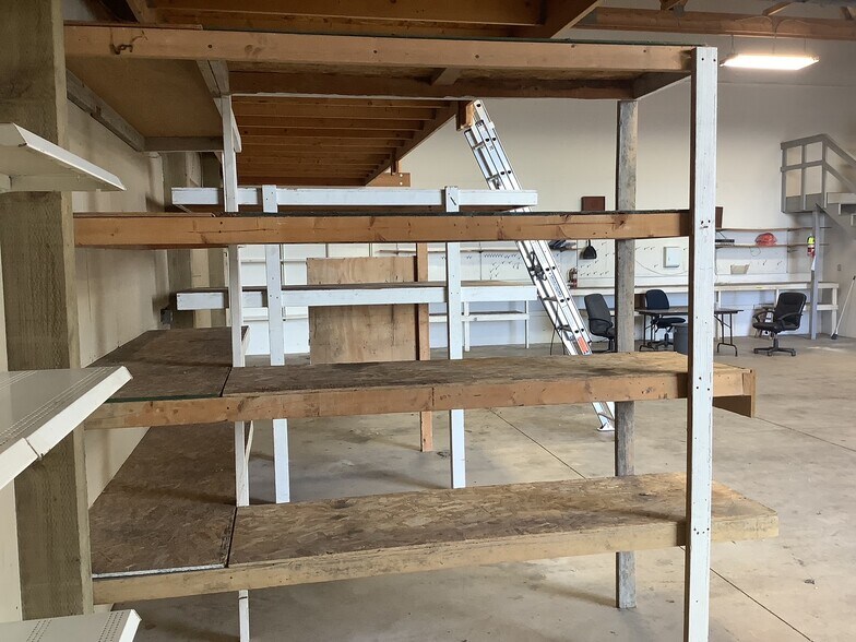 More Photos Of 1006 W Bruneau Ave, Kennewick Warehouse For Lease