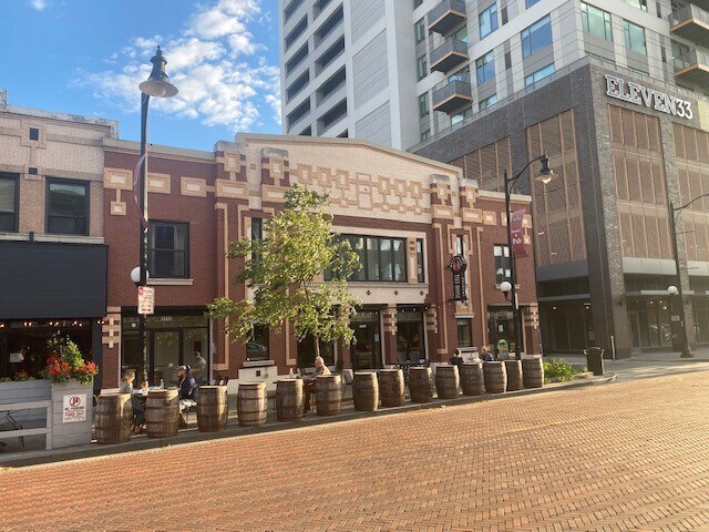 More Photos Of 1111-1113 South Blvd, Oak Park Restaurant For Lease