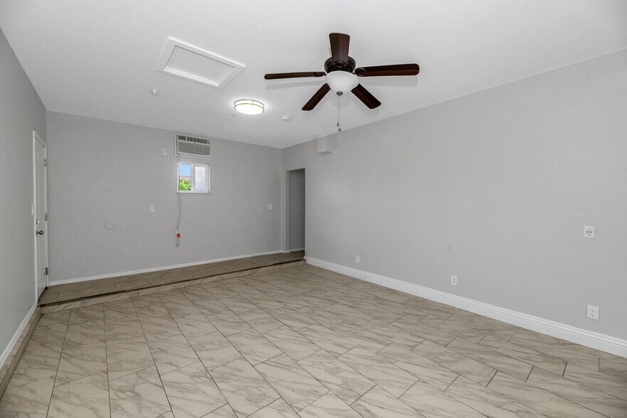 More Photos Of 1927 E Crocus Dr, Phoenix Specialty For Lease