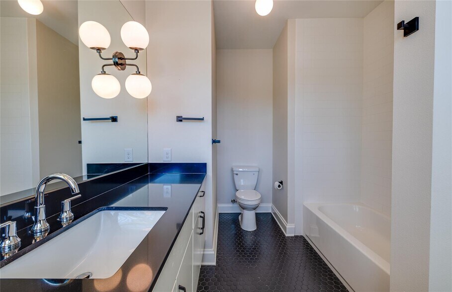 More Photos Of 2837 Hemphill St, Fort Worth Apartments For Sale