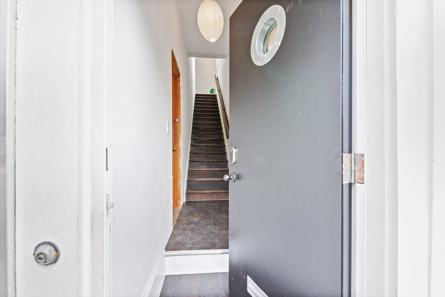 More Photos Of 1452 NE 28th Ave, Portland Storefront Retail Residential For Sale