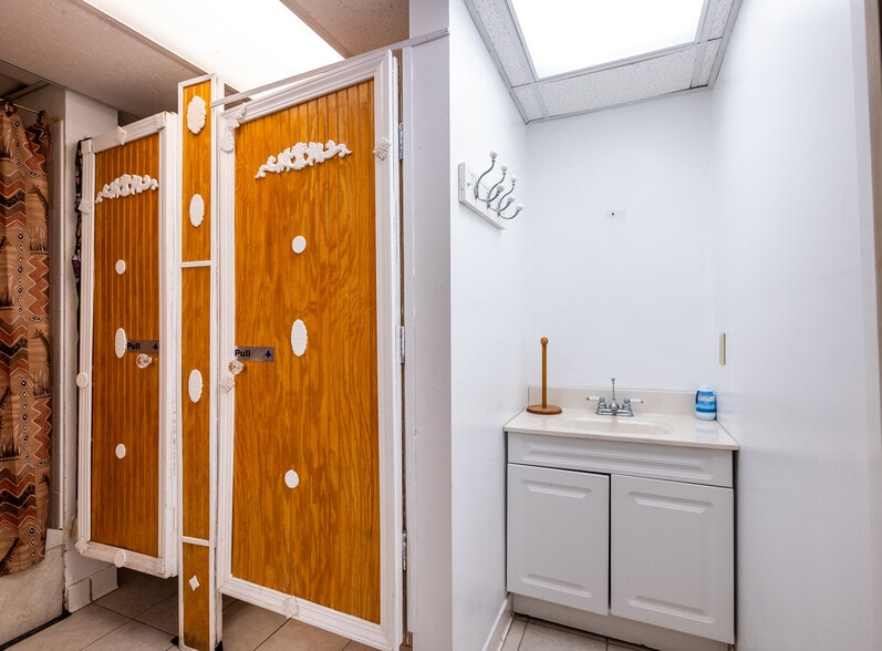 More Photos Of 3429 Prospect St, Indianapolis Religious Facility For Sale
