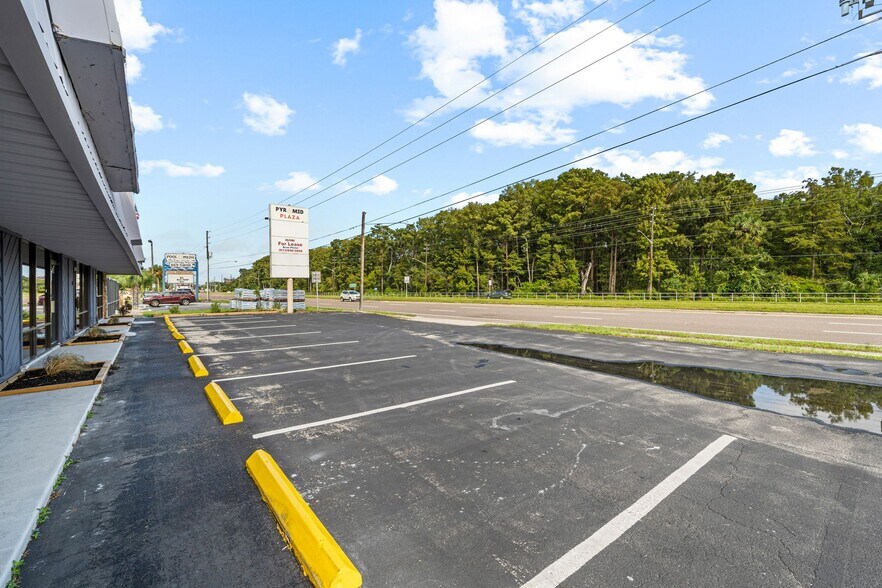 More Photos Of 8510 State Road 52, Hudson Storefront For Lease