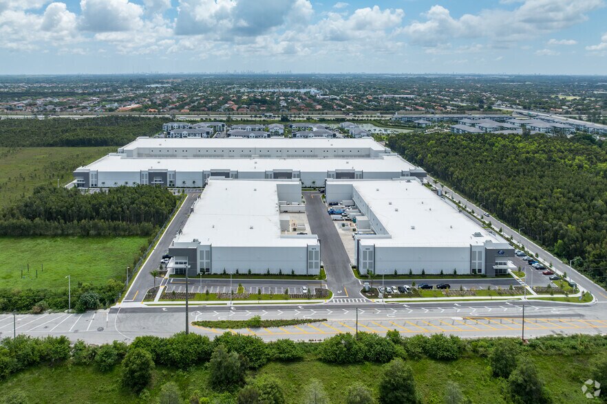 More Photos Of 9575 NW 174th St, Hialeah Industrial For Lease