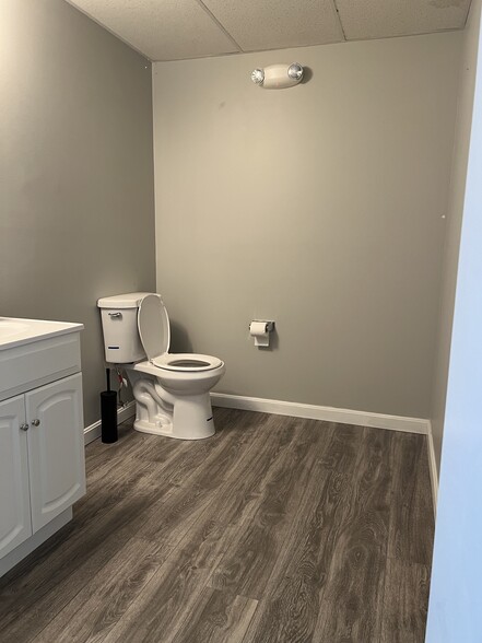 More Photos Of 71 Pleasant St, Leominster Medical For Lease