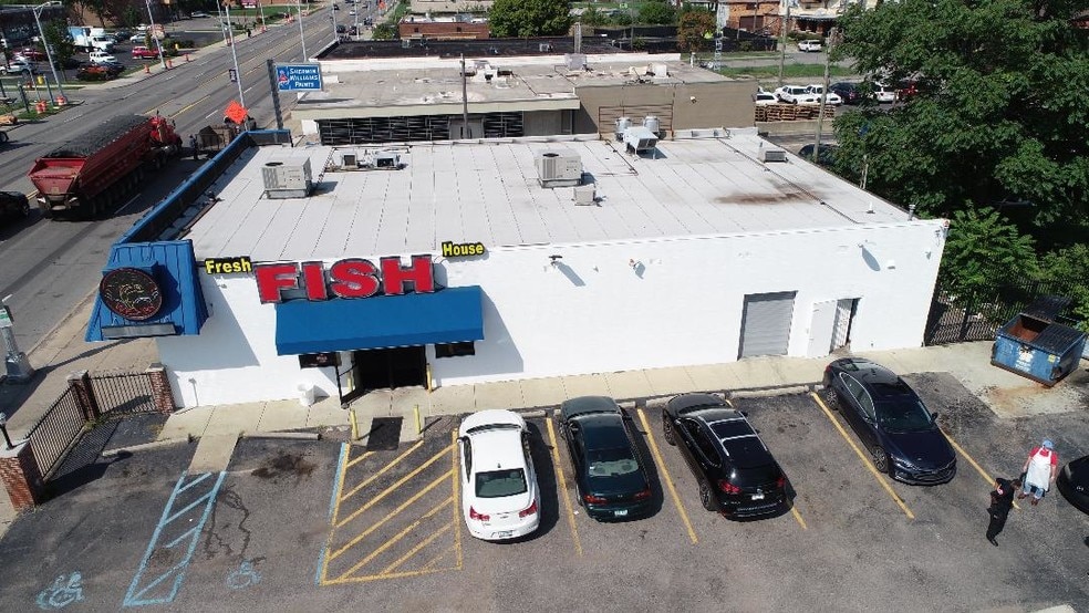 More Photos Of 11820 Woodward Ave, Highland Park Storefront For Sale