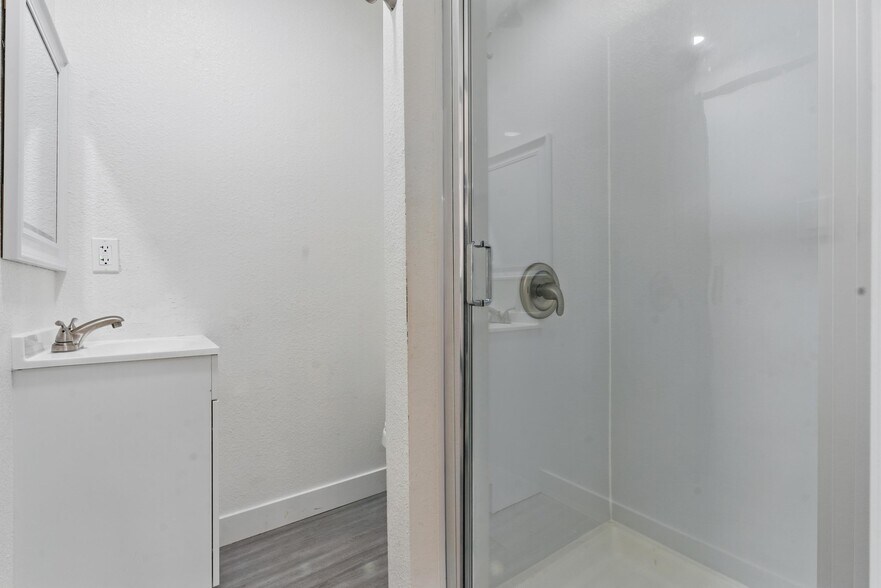 More Photos Of 214 S Maryland Pky, Las Vegas Loft Creative Space For Sale