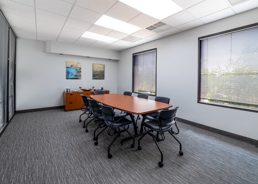 More Photos Of 17000 Dallas Pkwy, Dallas Loft Creative Space For Lease