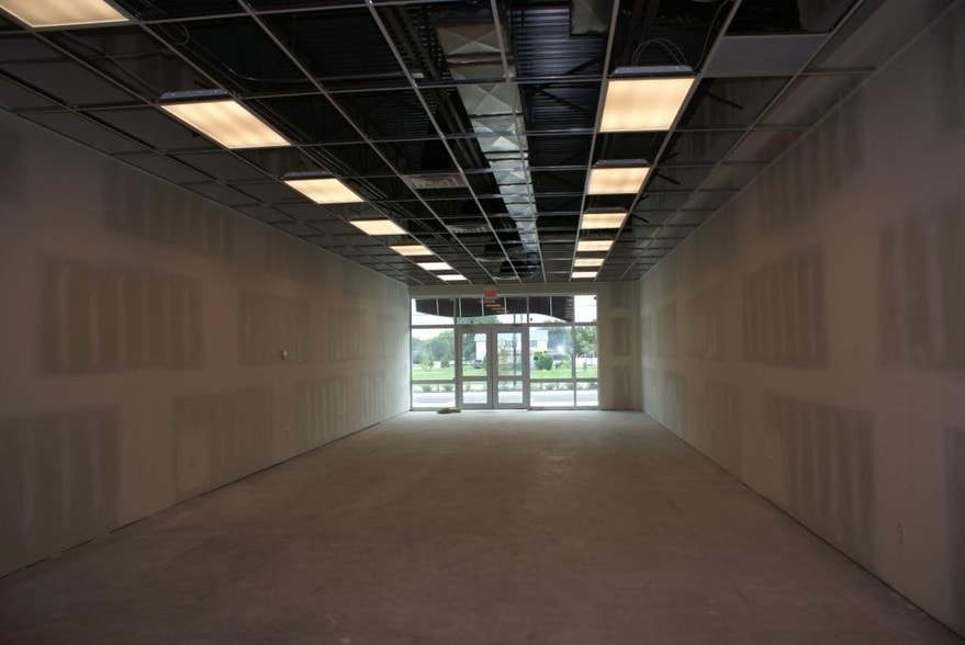 More Photos Of 5801 Columbia Pky, Rockford General Retail For Lease