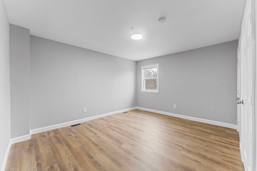 More Photos Of 922 Ridge Rd Se, Washington Assisted Living For Sale