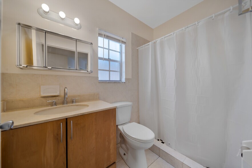 More Photos Of 931 SW 3rd St, Miami Apartments For Sale