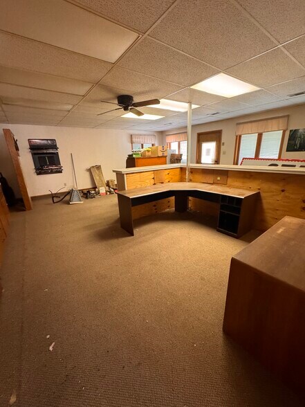 More Photos Of 517 S Main St, Stafford Flex For Sale
