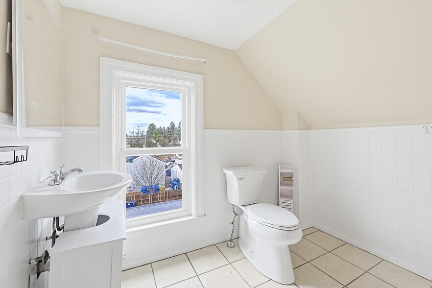 More Photos Of 28 Church St, North Attleboro Apartments For Sale