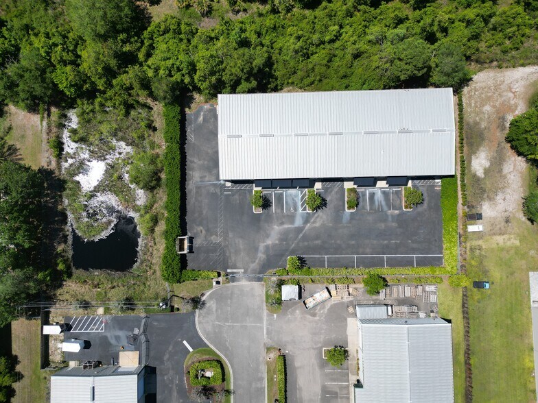 More Photos Of 104 Liberty Center Pl, Saint Augustine Warehouse For Lease