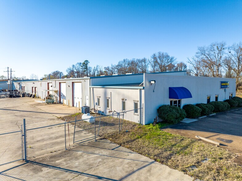 More Photos Of 555 US-80, Pearl Warehouse For Sale