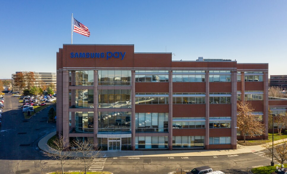 More Photos Of 3 Van de Graaff Dr, Burlington Office For Lease