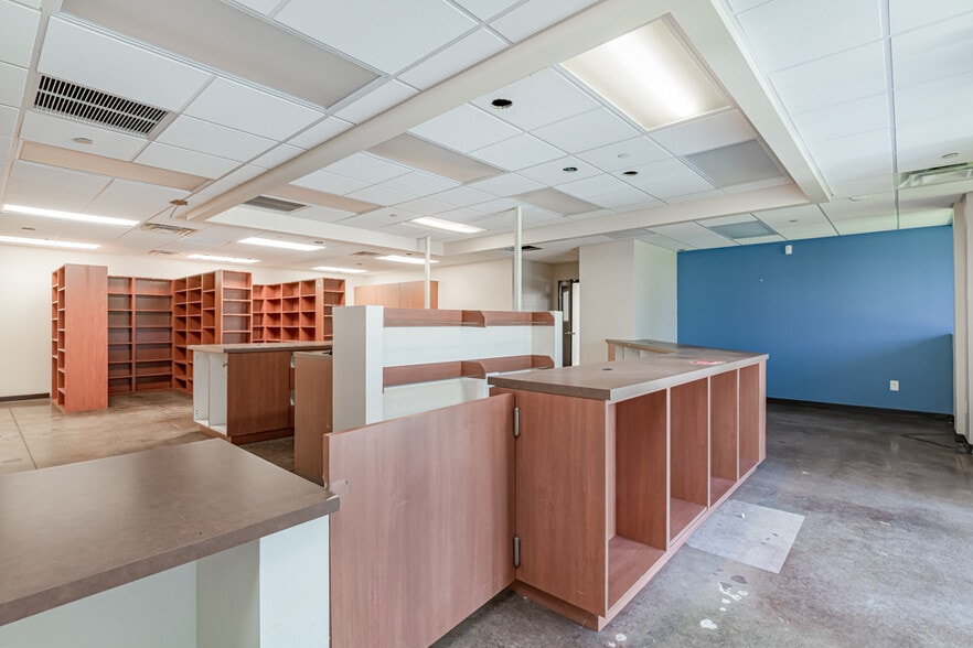 More Photos Of 4830 Knightsbridge Blvd, Columbus Medical For Lease