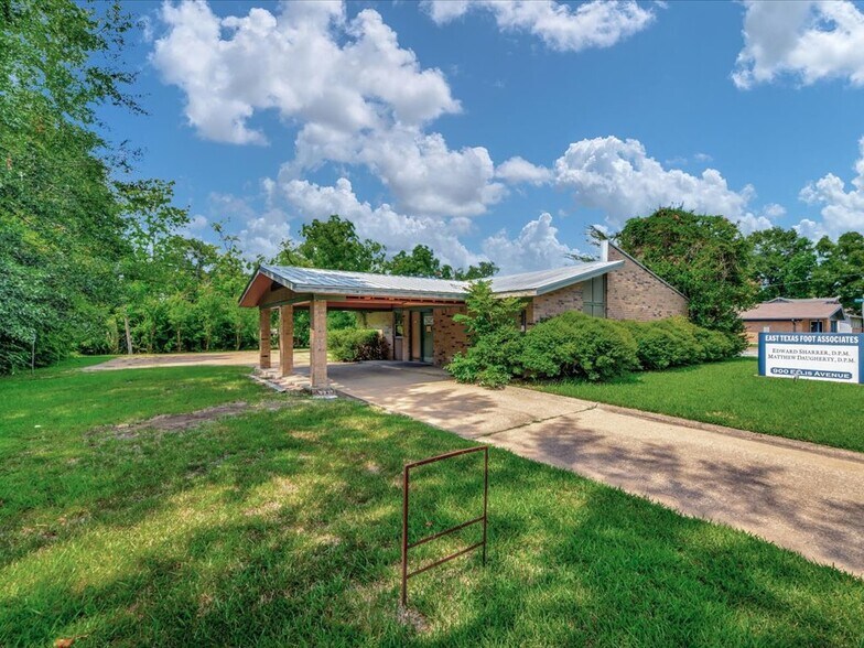 More Photos Of 900 Ellis Ave, Lufkin General Retail For Sale