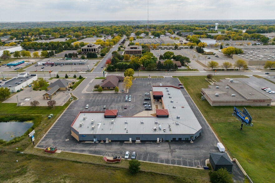 More Photos Of 1802-1838 Commerce Dr, North Mankato Freestanding For Lease