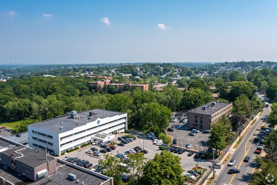 More Photos Of 970 N Broadway, Yonkers Medical For Lease
