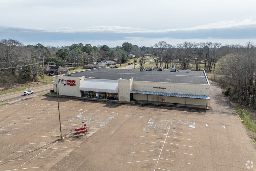 More Photos Of 1150 E Peace St, Canton Storefront For Sale