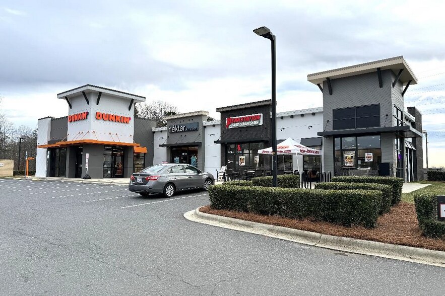 Primary Photo Of 19116 W Catawba Ave, Cornelius Fast Food For Lease
