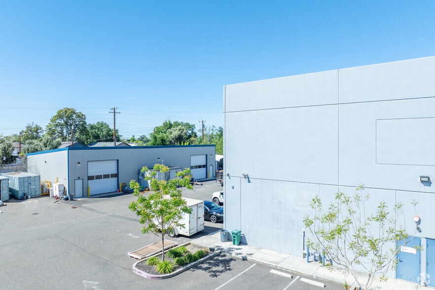 More Photos Of 200 Harris Ave, Sacramento Warehouse For Sale
