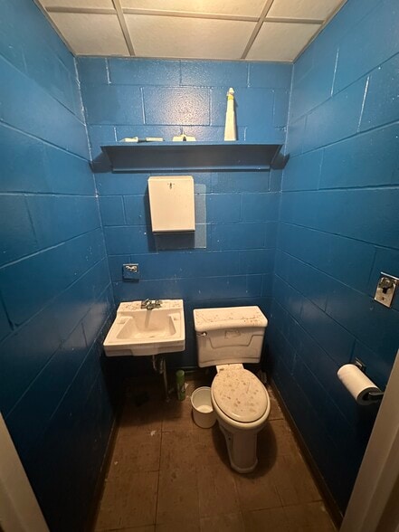 More Photos Of 519 Mill St, Danville General Retail For Sale